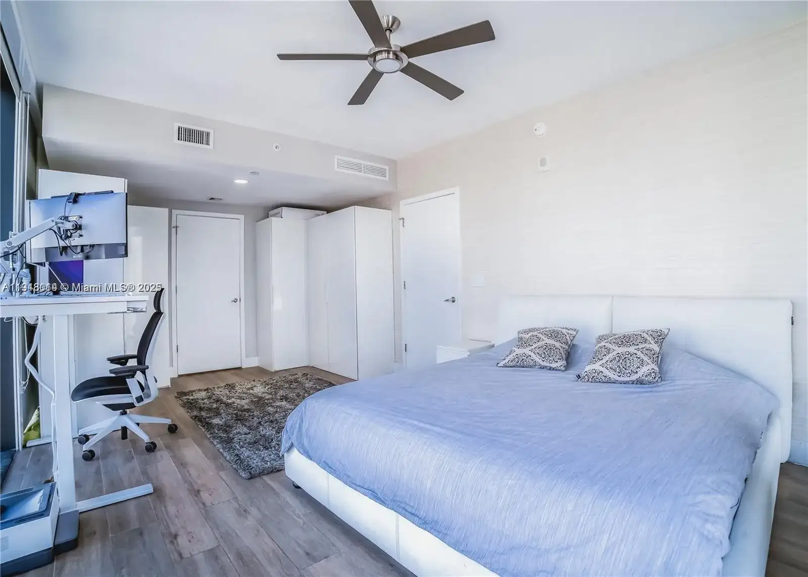1010 Brickell Ave # 2611, Miami FL 33131 photo 2