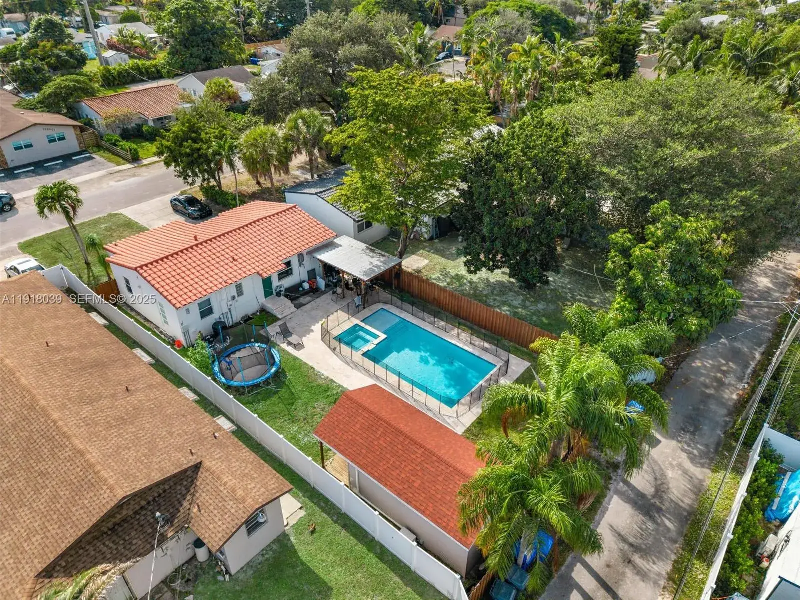 3 bedroom 2 bath Residential for sale at 2215 Cleveland St, Hollywood FL 33020