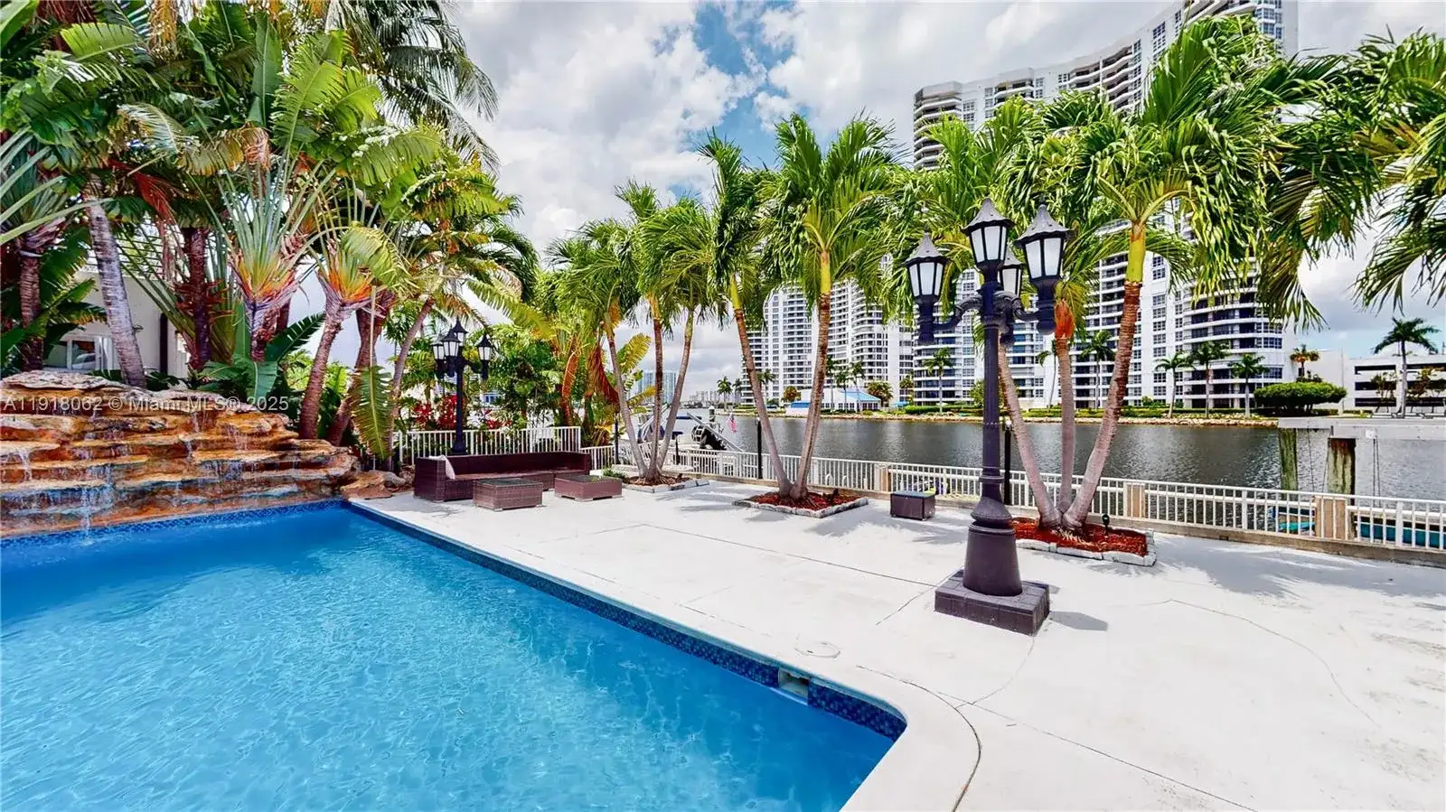 19140 N Bay Rd, Sunny Isles Beach FL 33160 photo 4