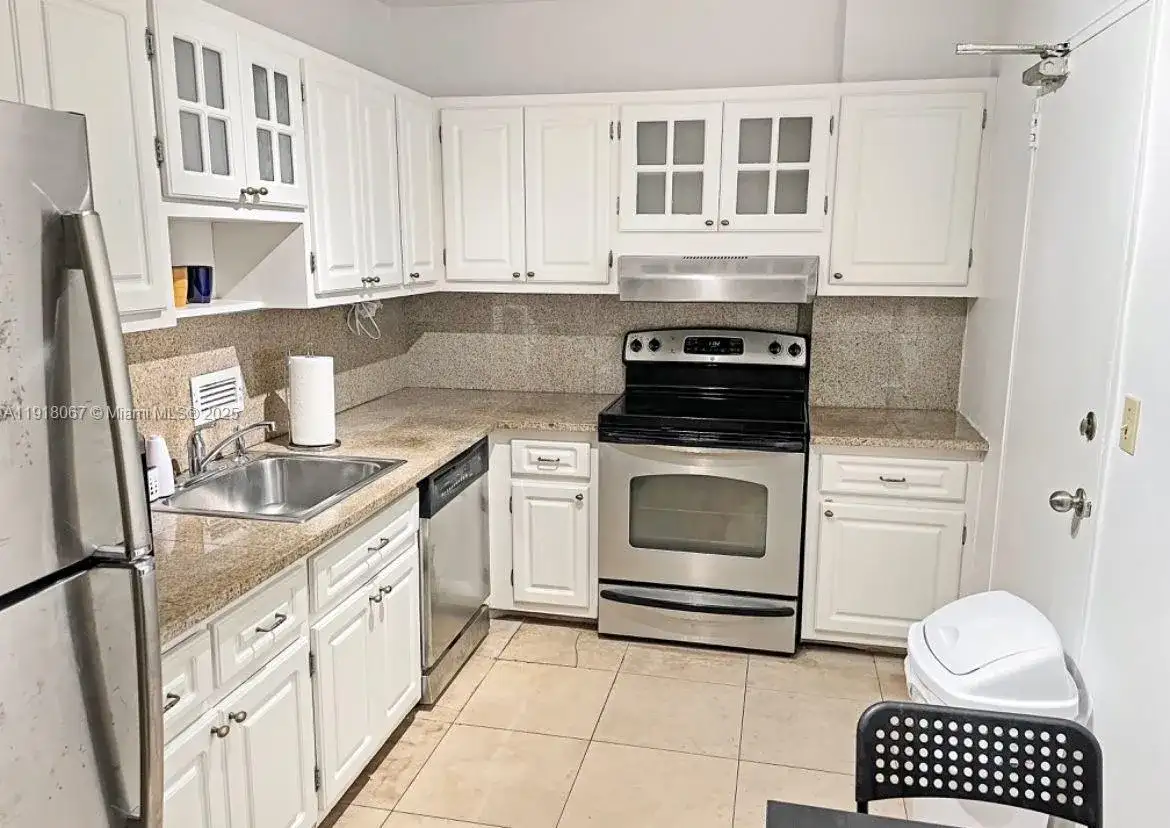 10185 Collins Ave # 315, Bal Harbour FL 33154 photo 3
