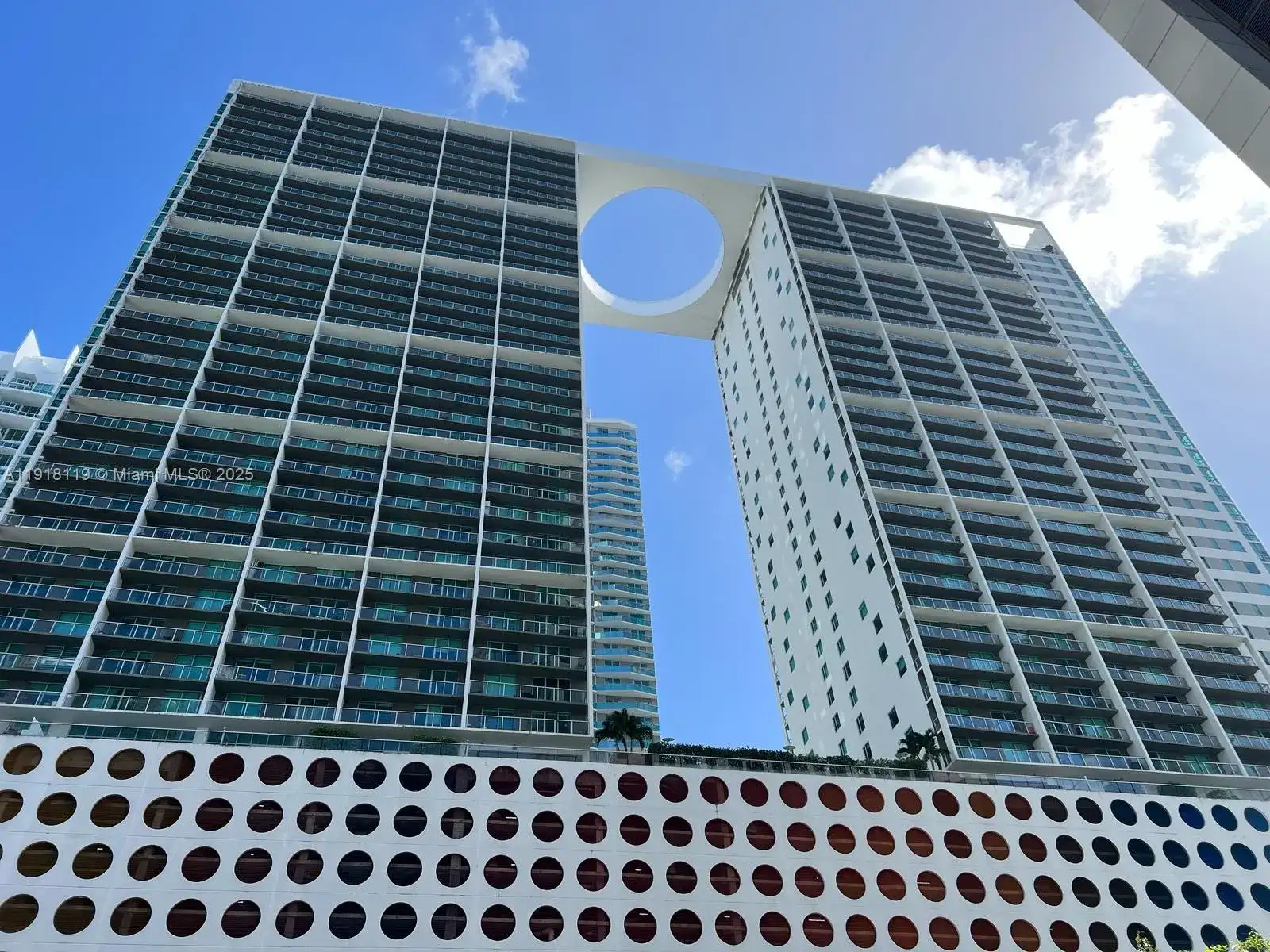 55 SE 6th St # 1207, Miami FL 33131 photo 2