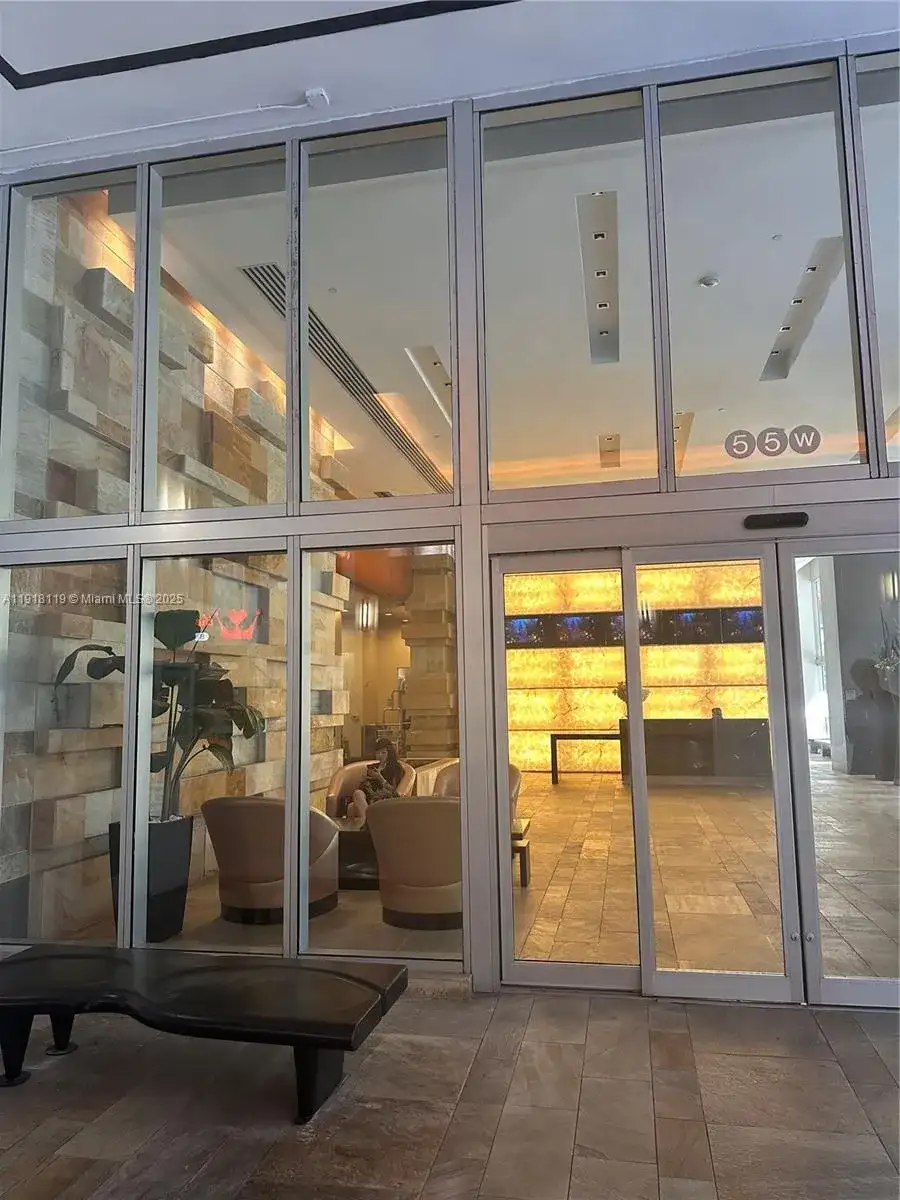 55 SE 6th St # 1207, Miami FL 33131 photo 3
