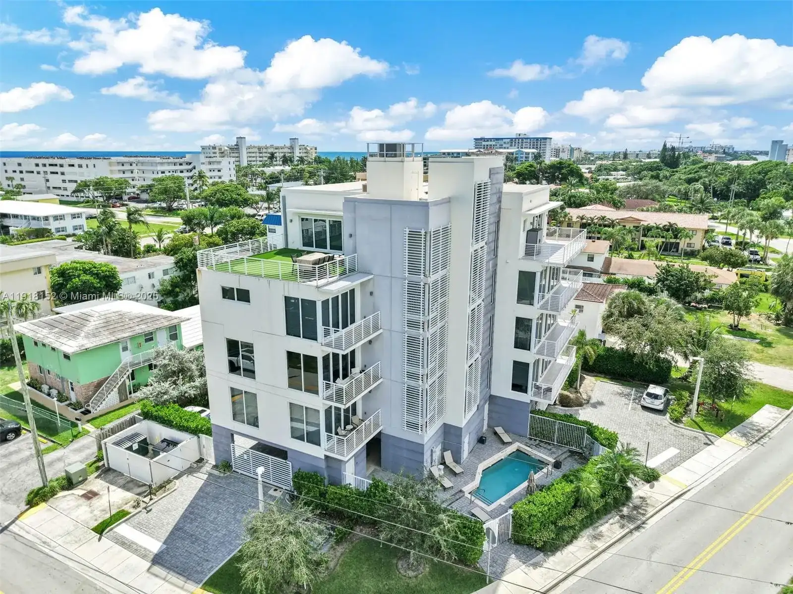 1900 SE 2nd St # 301, Deerfield Beach FL 33441 photo 3