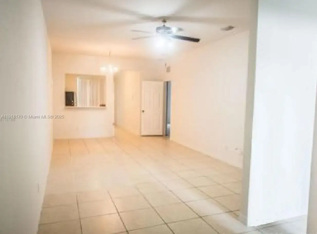 4 SW 15th Rd, Homestead FL 33030 photo 2