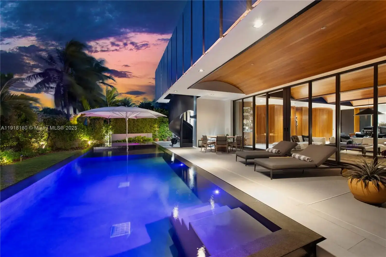 8055 Noremac Ave, Miami Beach FL 33141 photo 2