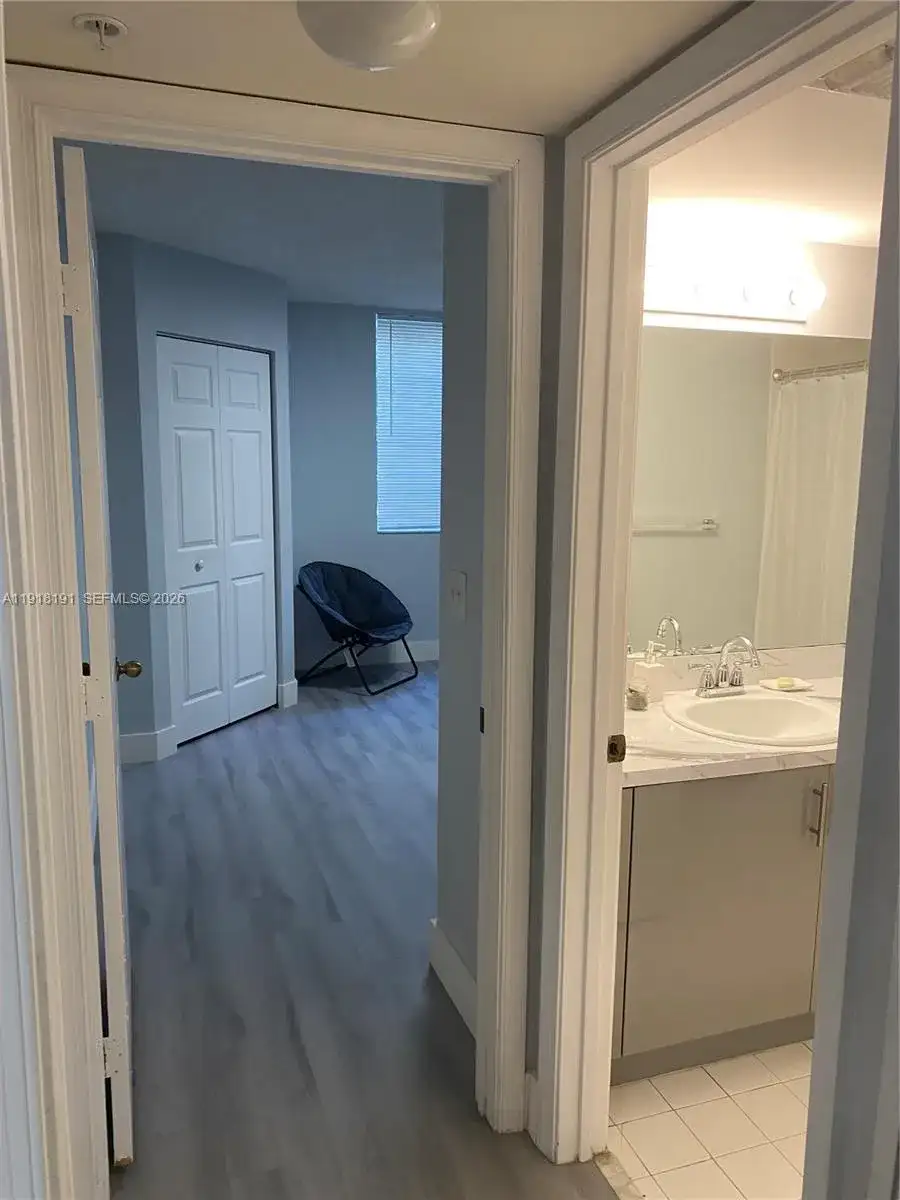 677 SW 111th Ave # 202, Pembroke Pines FL 33025 photo 5
