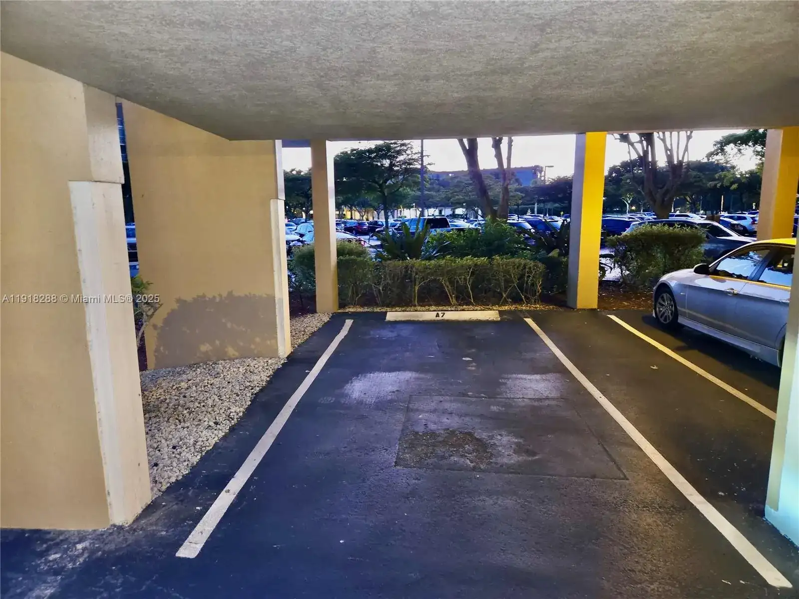 1400 Saint Charles Pl # 612, Pembroke Pines FL 33026 photo 3