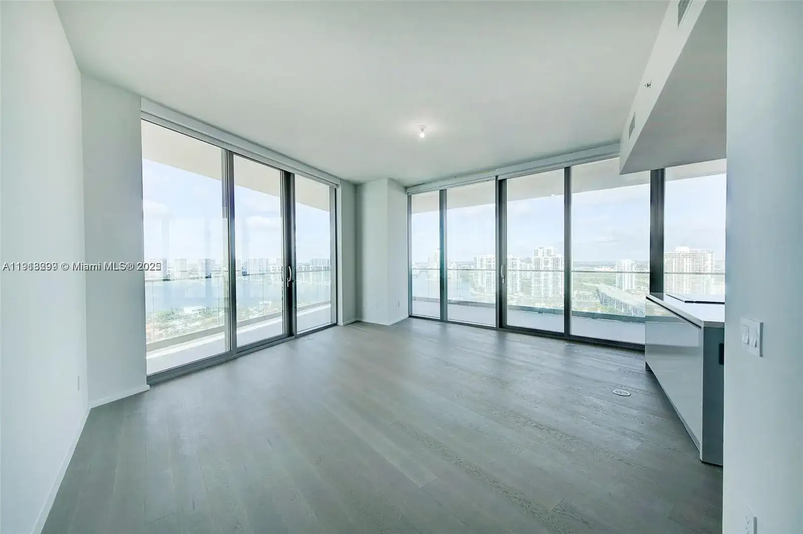 18975 Collins Ave # 2205, Sunny Isles Beach FL 33160 photo 2