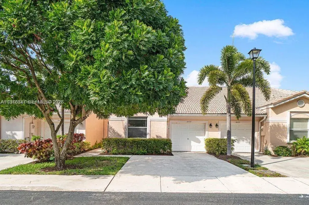 2437 S Coral Trace Cir, Delray Beach FL 33445