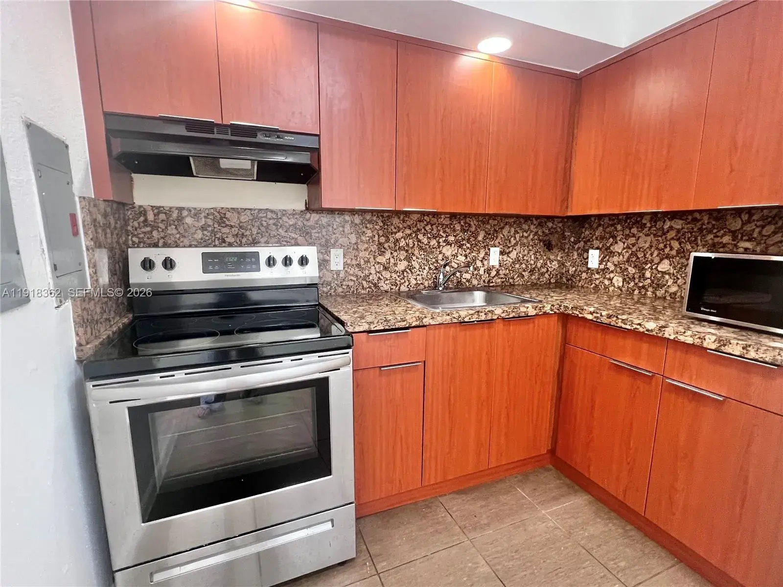 65 NE 59th St # 3, Miami FL 33137