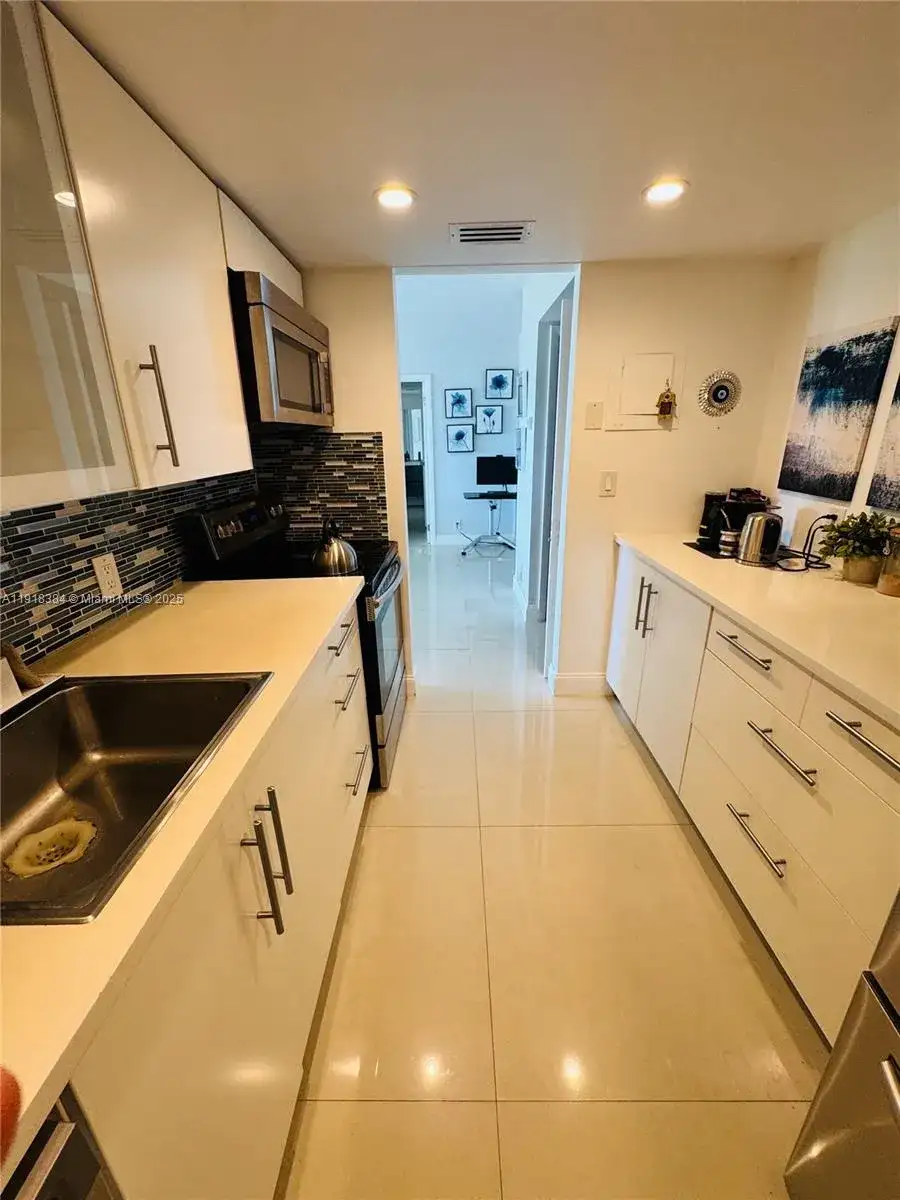 20335 W Country Club Dr # 608, Aventura FL 33180 photo 5