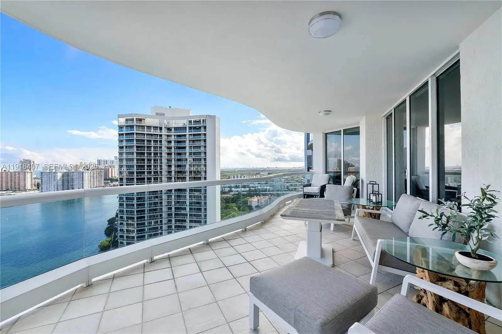 6000 Island Blvd # 2406, Aventura FL 33160 photo 5