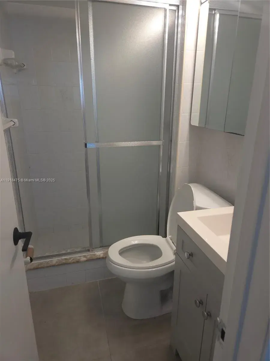 467 Golden Isles Dr # 110, Hallandale Beach FL 33009
