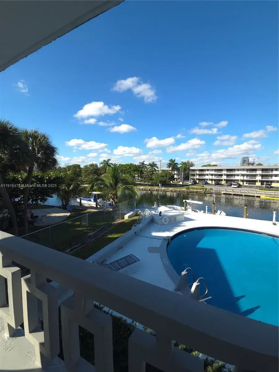 467 Golden Isles Dr # 110, Hallandale Beach FL 33009