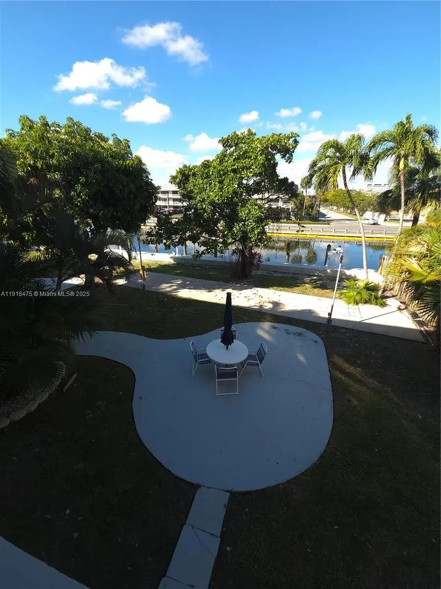 467 Golden Isles Dr # 110, Hallandale Beach FL 33009