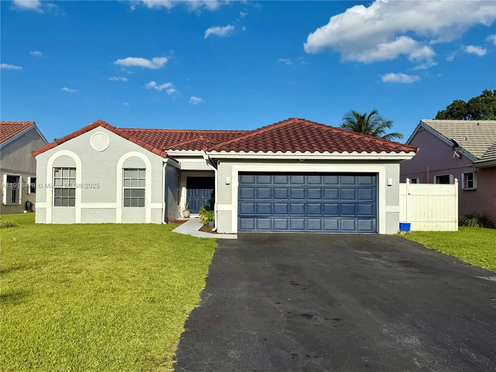 1060 New Parkview Pl, Haverhill FL 33417