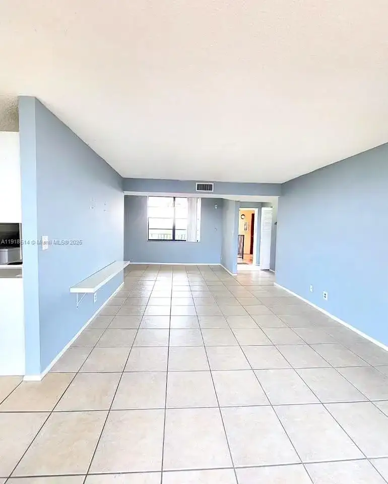 3400 Blue Lake Dr # 504, Pompano Beach FL 33064 photo 2