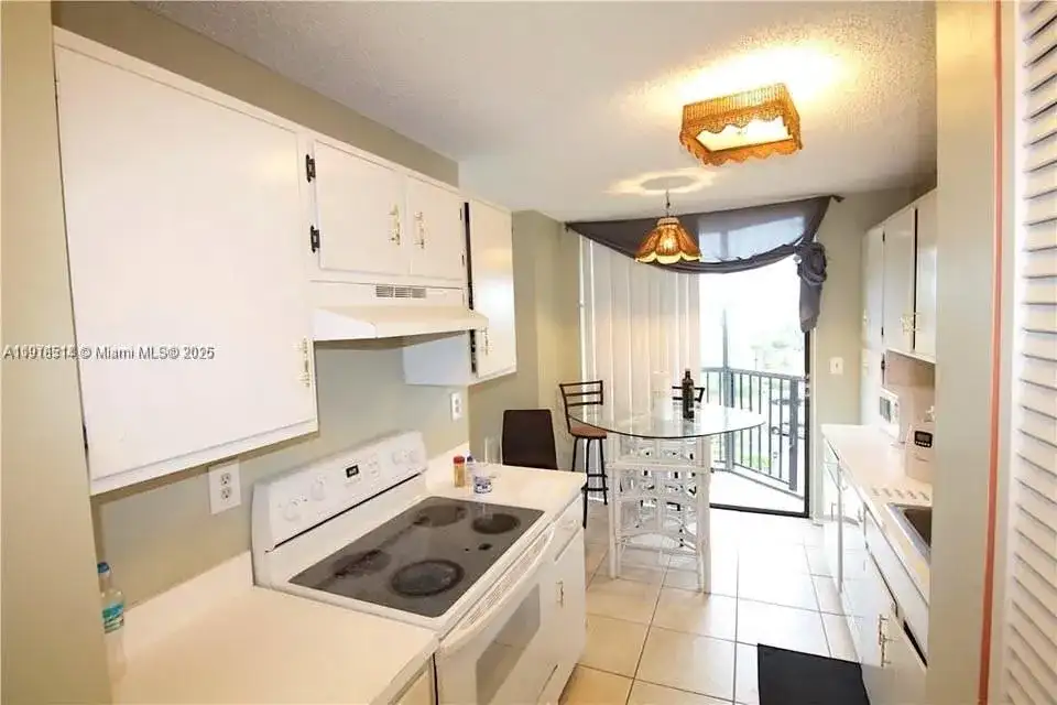 3400 Blue Lake Dr # 504, Pompano Beach FL 33064 photo 3