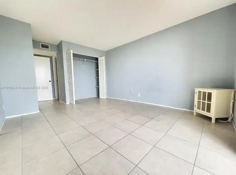 3400 Blue Lake Dr # 504, Pompano Beach FL 33064 photo 5
