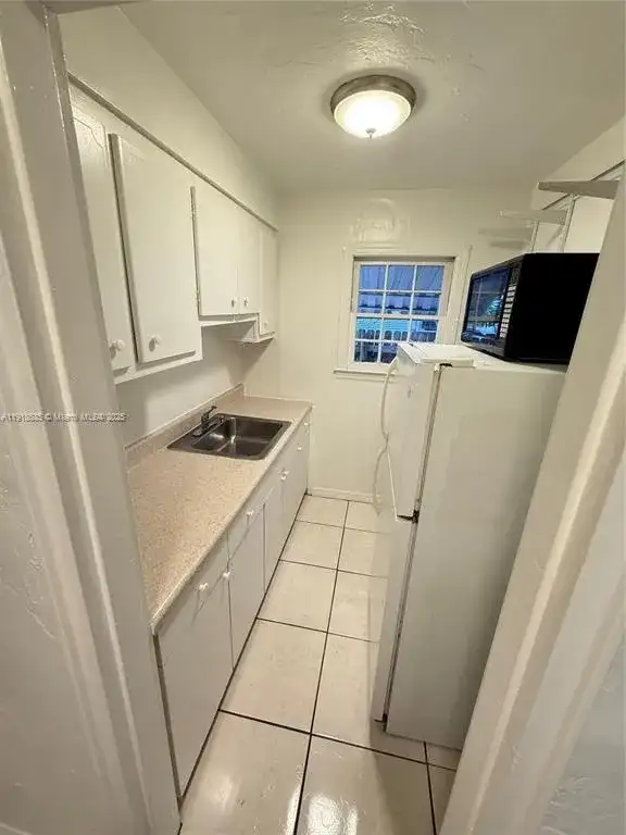 2020 Madison St, Hollywood FL 33020 photo 3