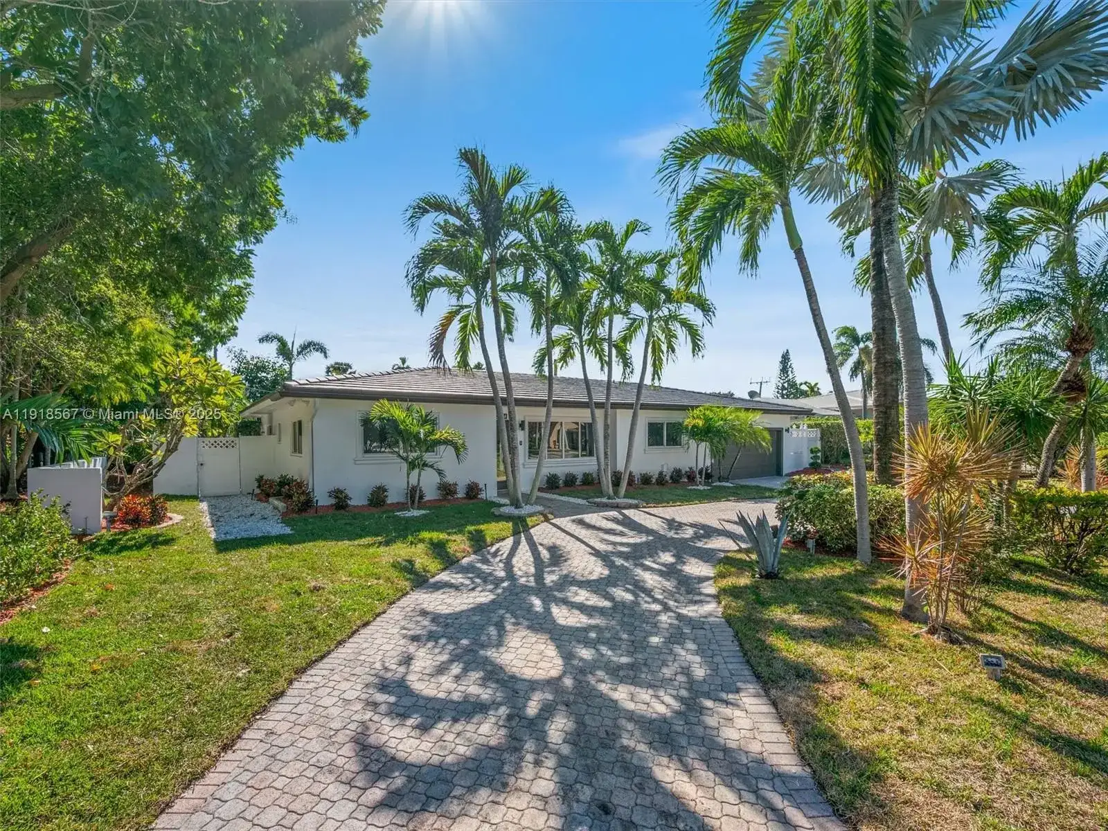 2764 NE 35th St, Fort Lauderdale FL 33306 photo 2