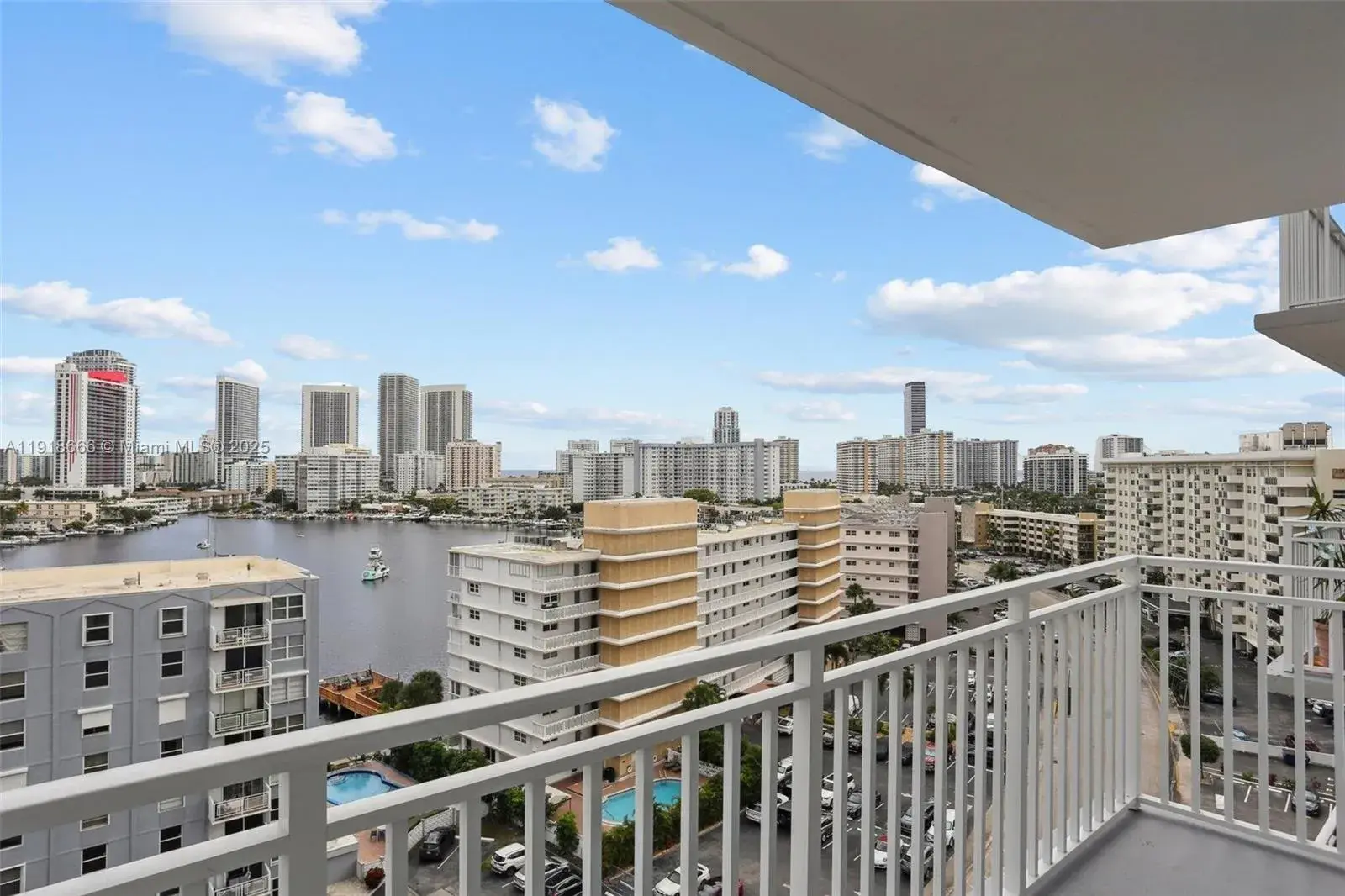 427 Golden Isles Dr # 11F, Hallandale Beach FL 33009