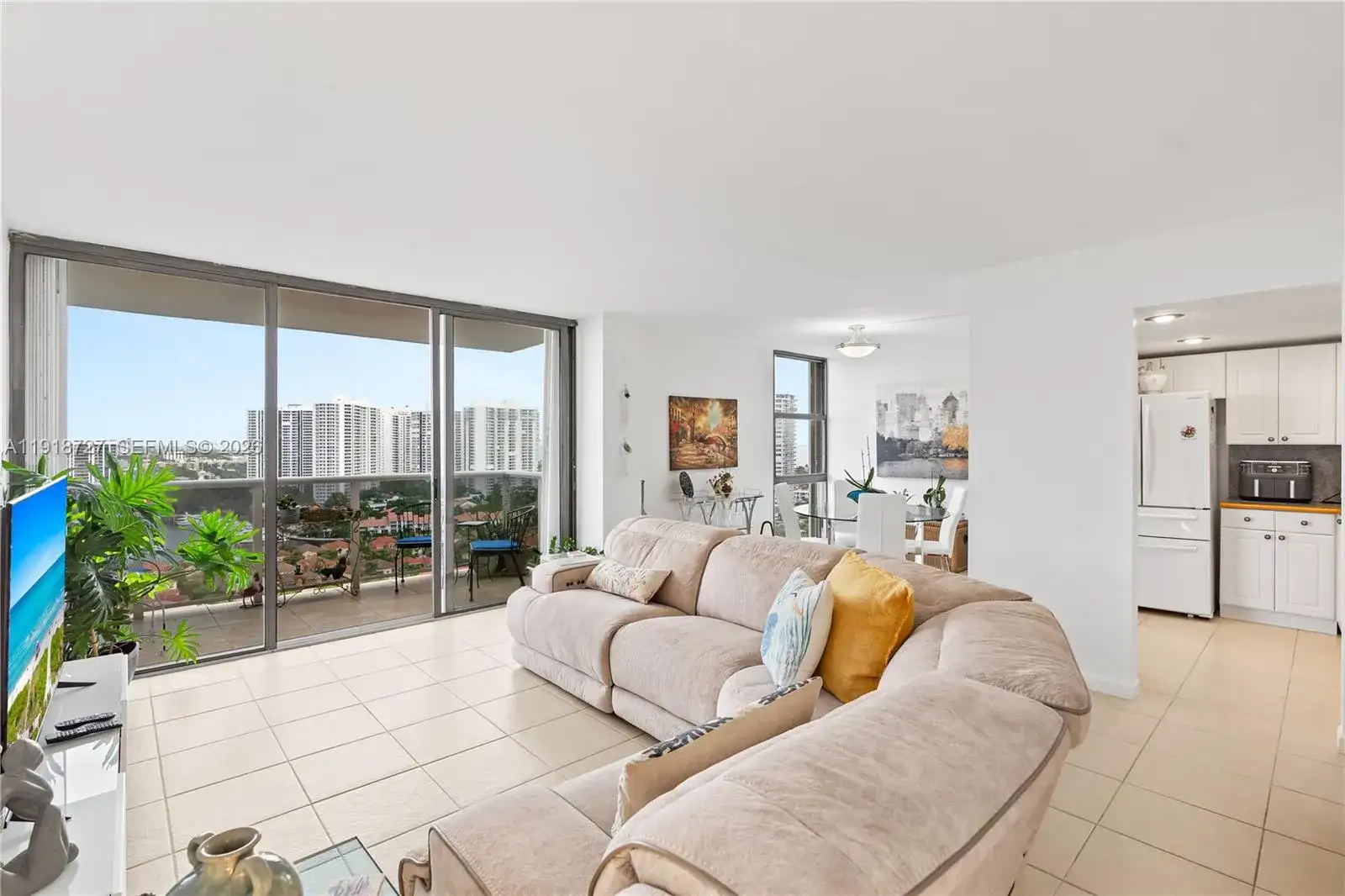 3675 N Country Club Dr # 2201, Aventura FL 33180 photo 2