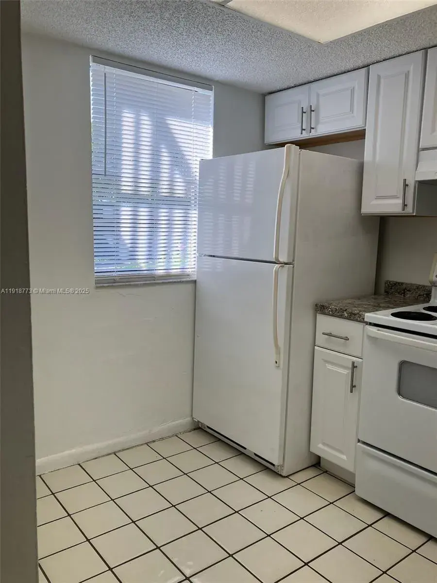 5200 NW 31st Ave # 40, Fort Lauderdale FL 33309