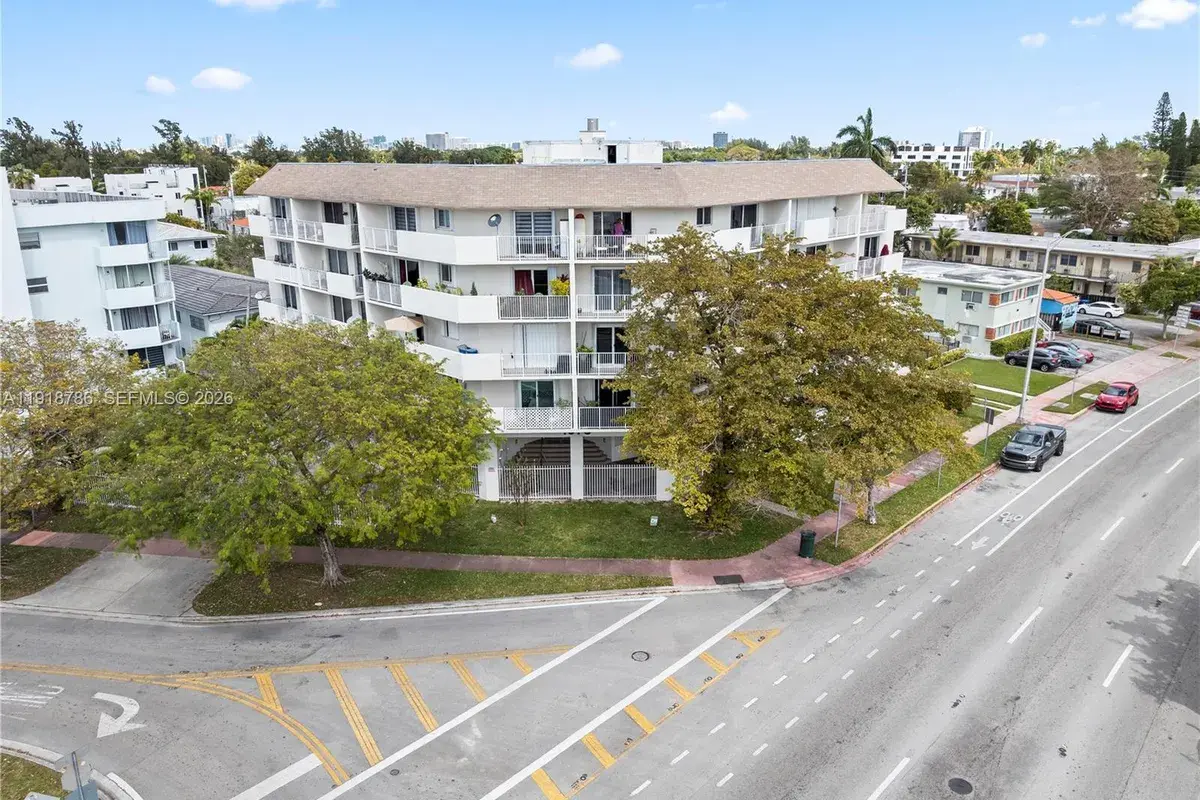 1975 Normandy Dr # 206, Miami Beach FL 33141
