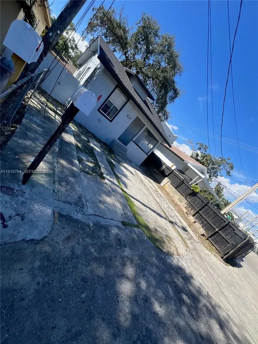 1800 SW 3rd St unit B, Miami FL 33135 photo 2