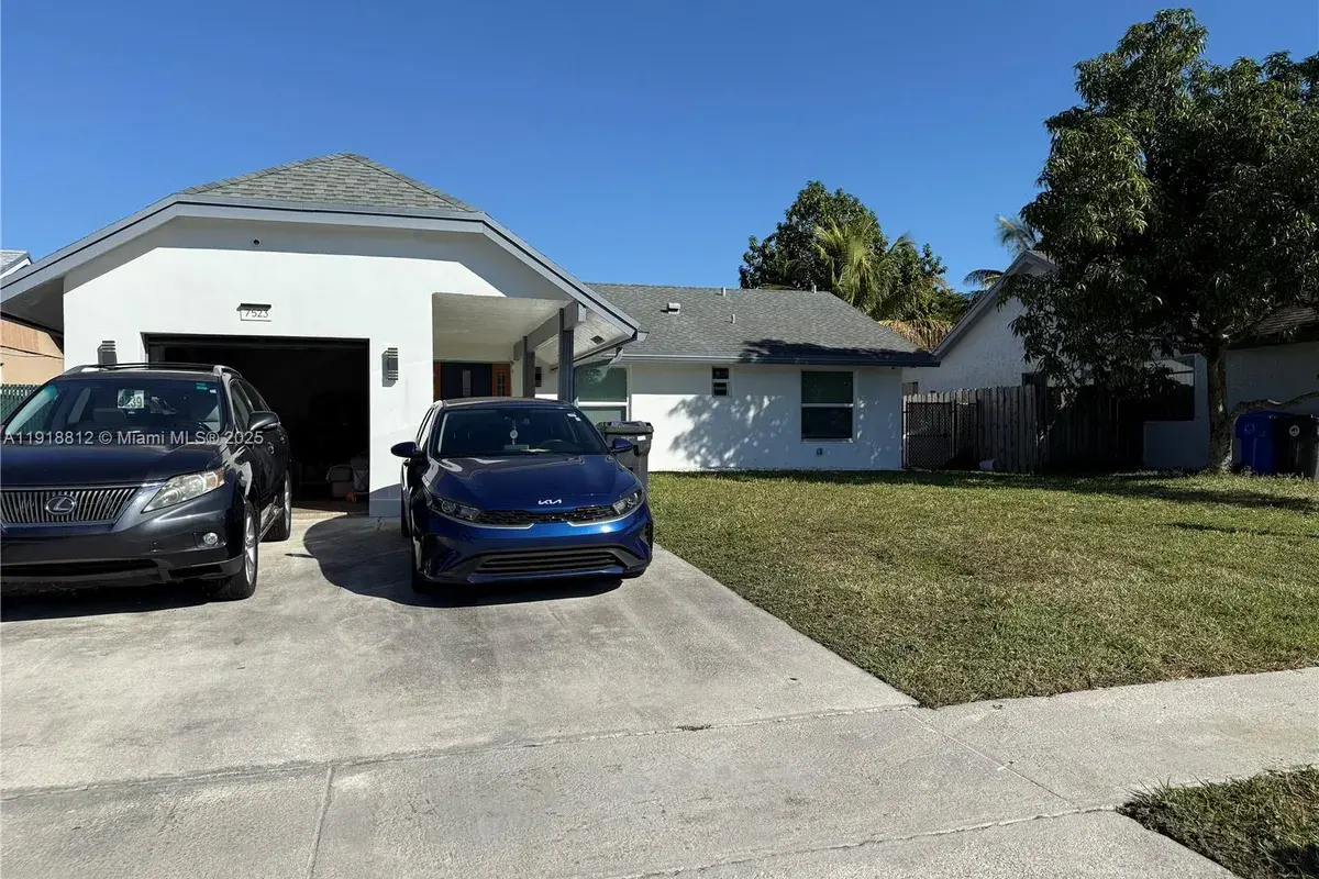 7523 SW 7th Pl, North Lauderdale FL 33068