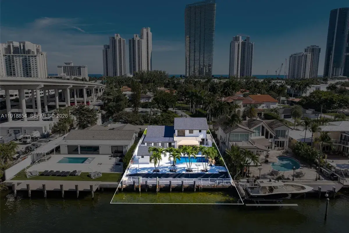 19140 N Bay Rd, Sunny Isles Beach FL 33160