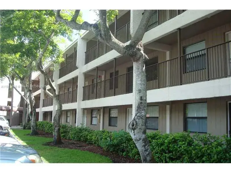 8715 Shadow Wood Blvd # 211, Coral Springs FL 33071