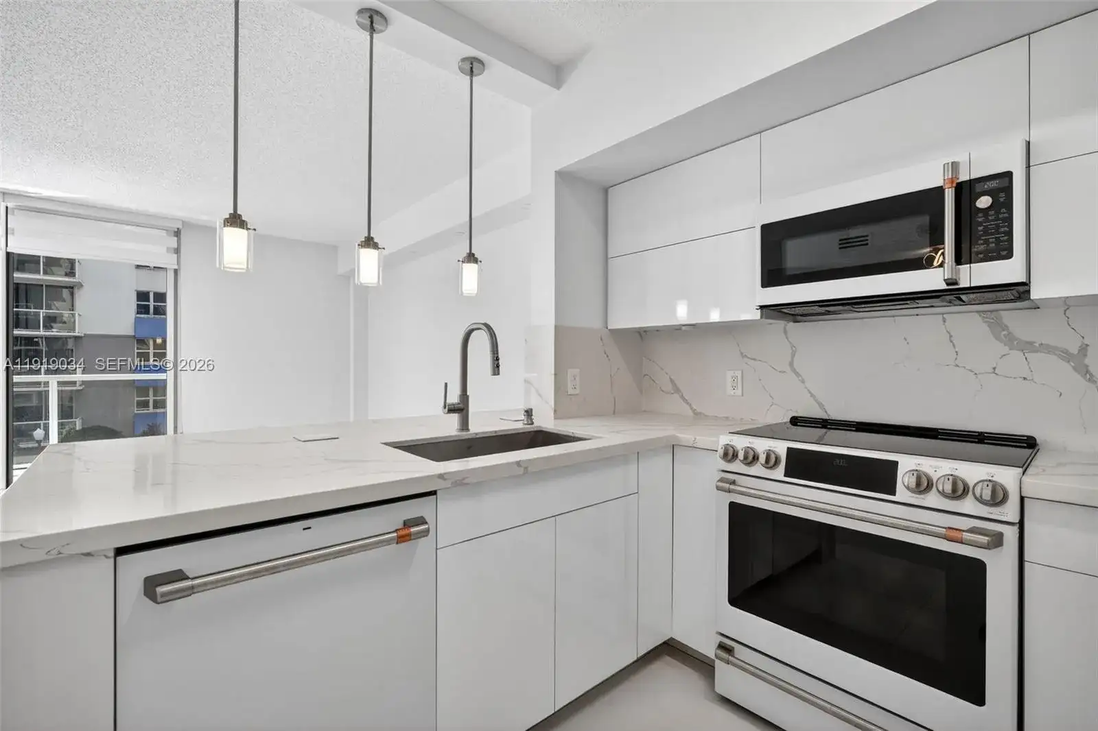 5077 NW 7th St # 610, Miami FL 33126 photo 2