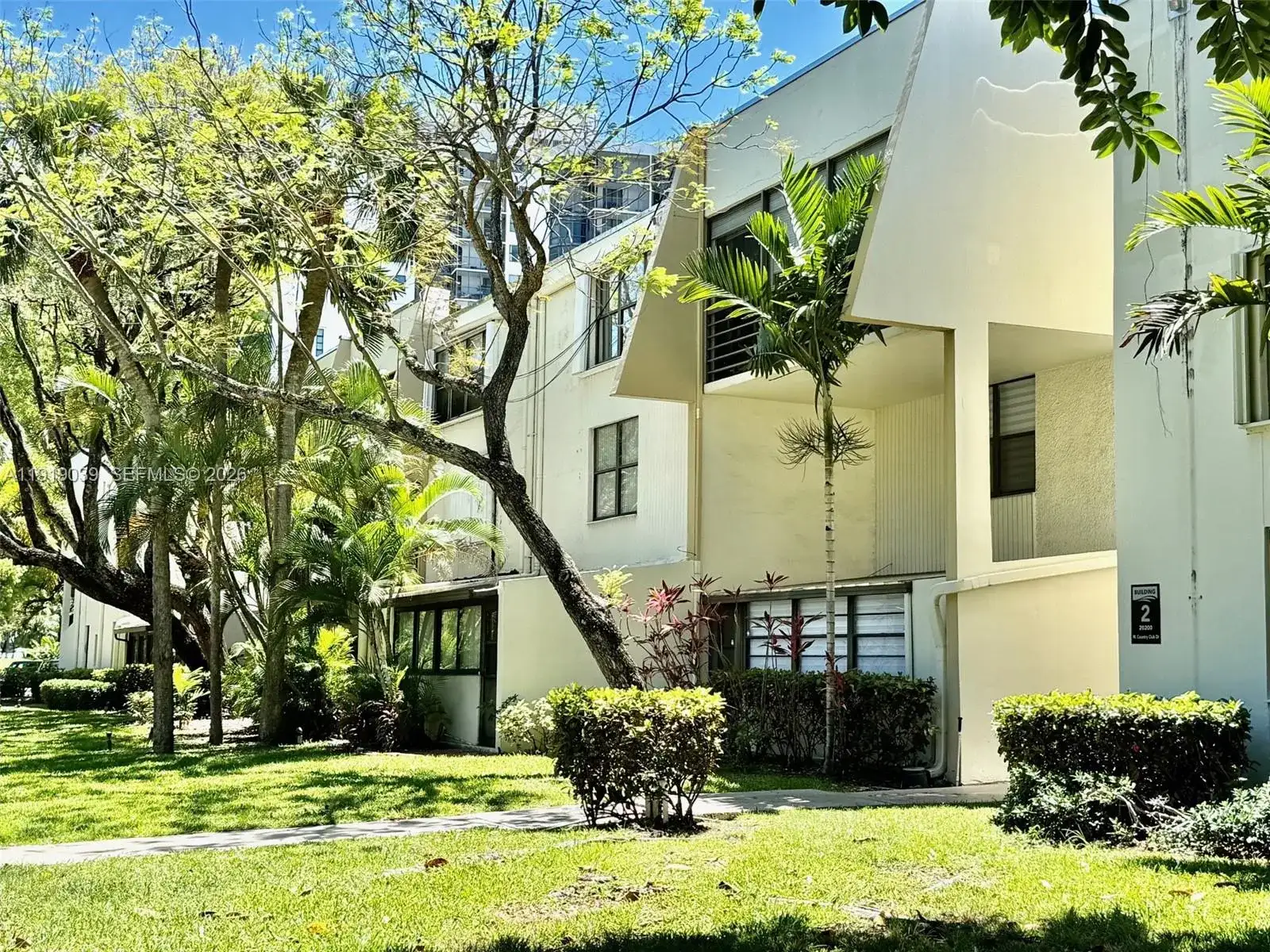20200 W Country Club Dr # 112, Aventura FL 33180 photo 3