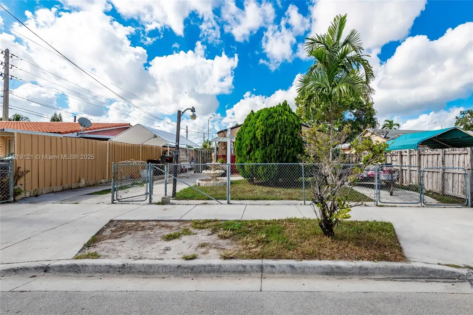 4118 E 10th Ct, Hialeah FL 33013 photo 2