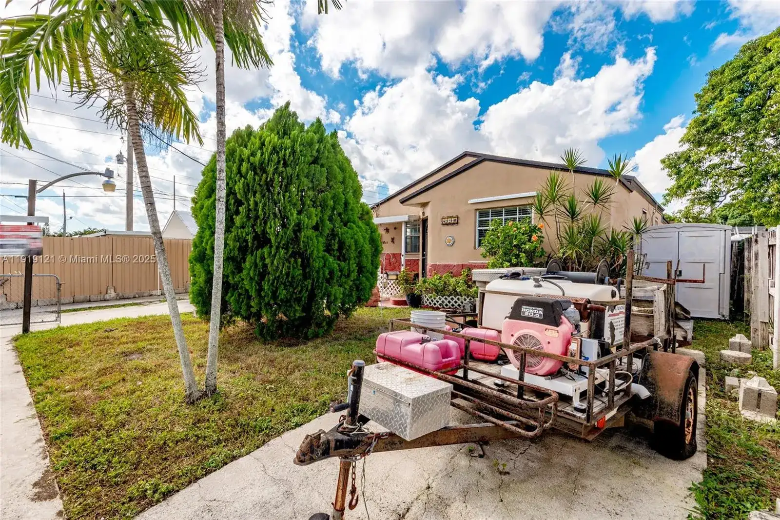 4118 E 10th Ct, Hialeah FL 33013 photo 3