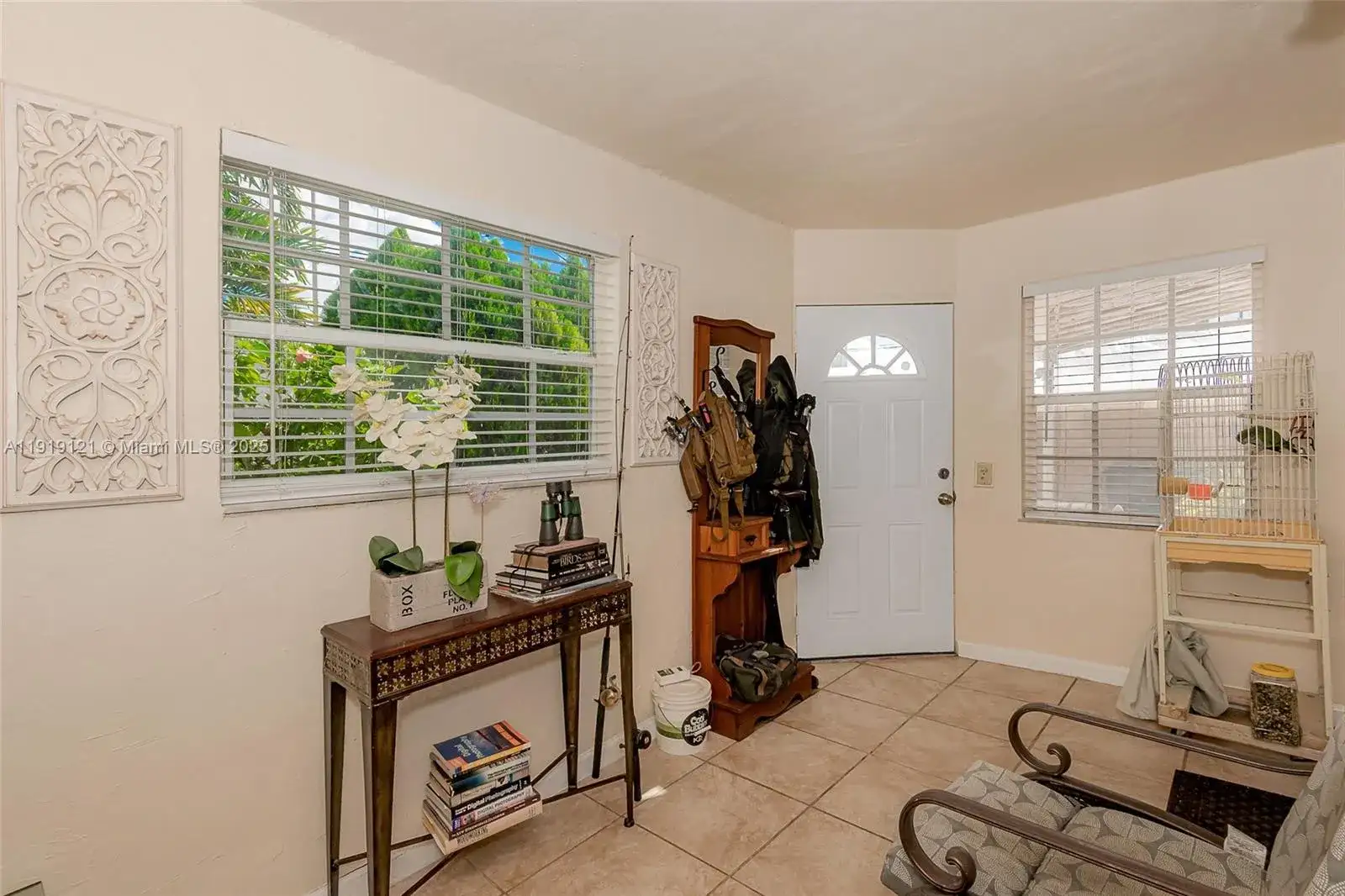 4118 E 10th Ct, Hialeah FL 33013 photo 4