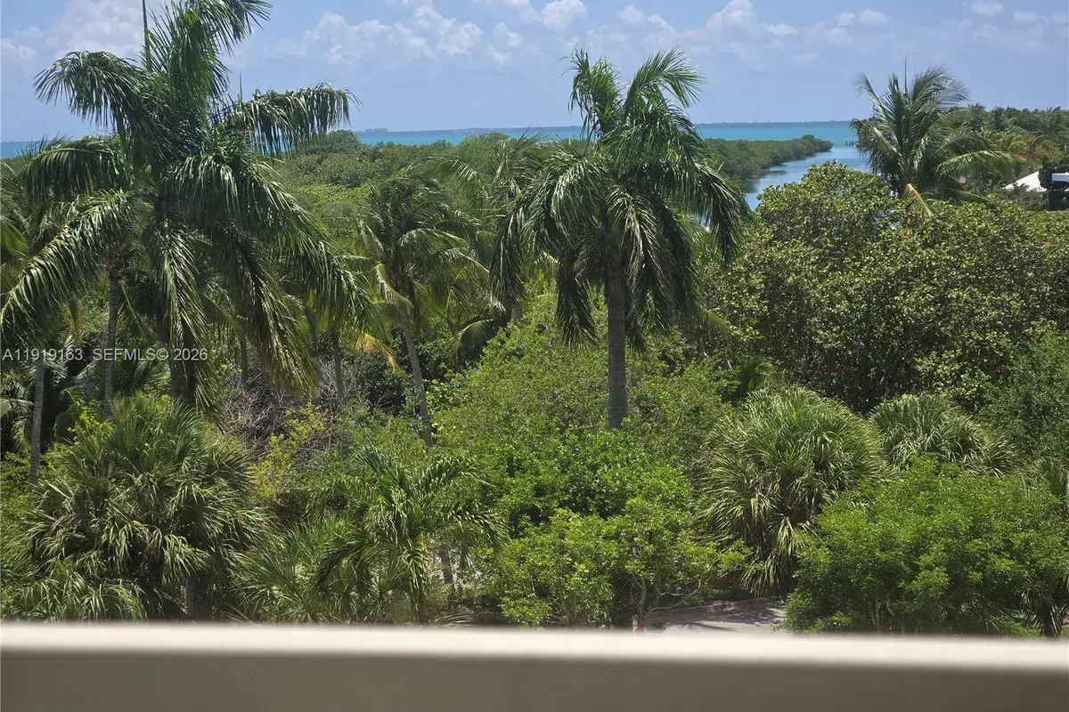 1121 Crandon Blvd # D404, Key Biscayne FL 33149