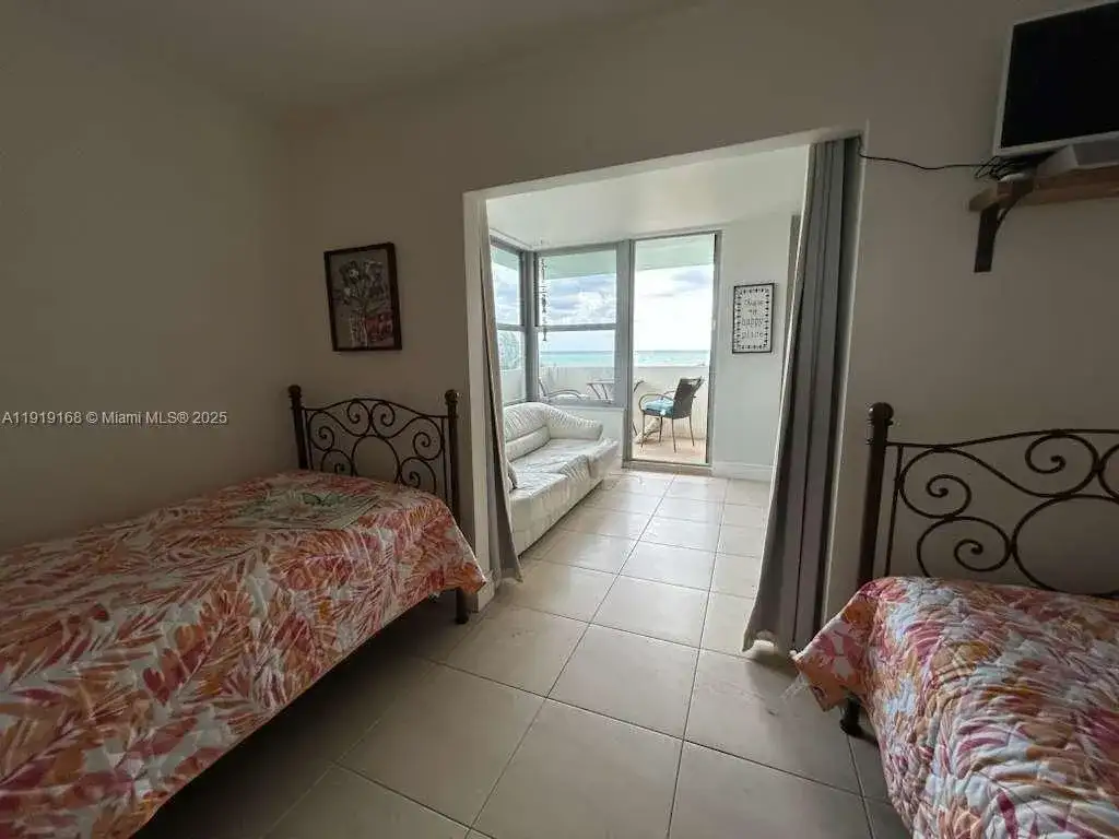 2899 Collins Ave # 625, Miami Beach FL 33140 photo 4
