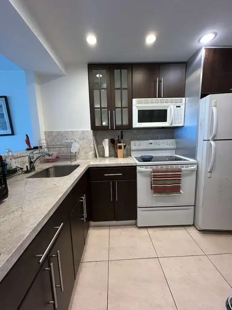 2899 Collins Ave # 625, Miami Beach FL 33140 photo 5