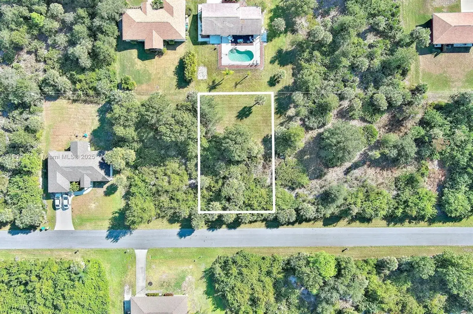 6184 LOMAX ST, Other City - In The State Of Florida FL 34224 photo 2