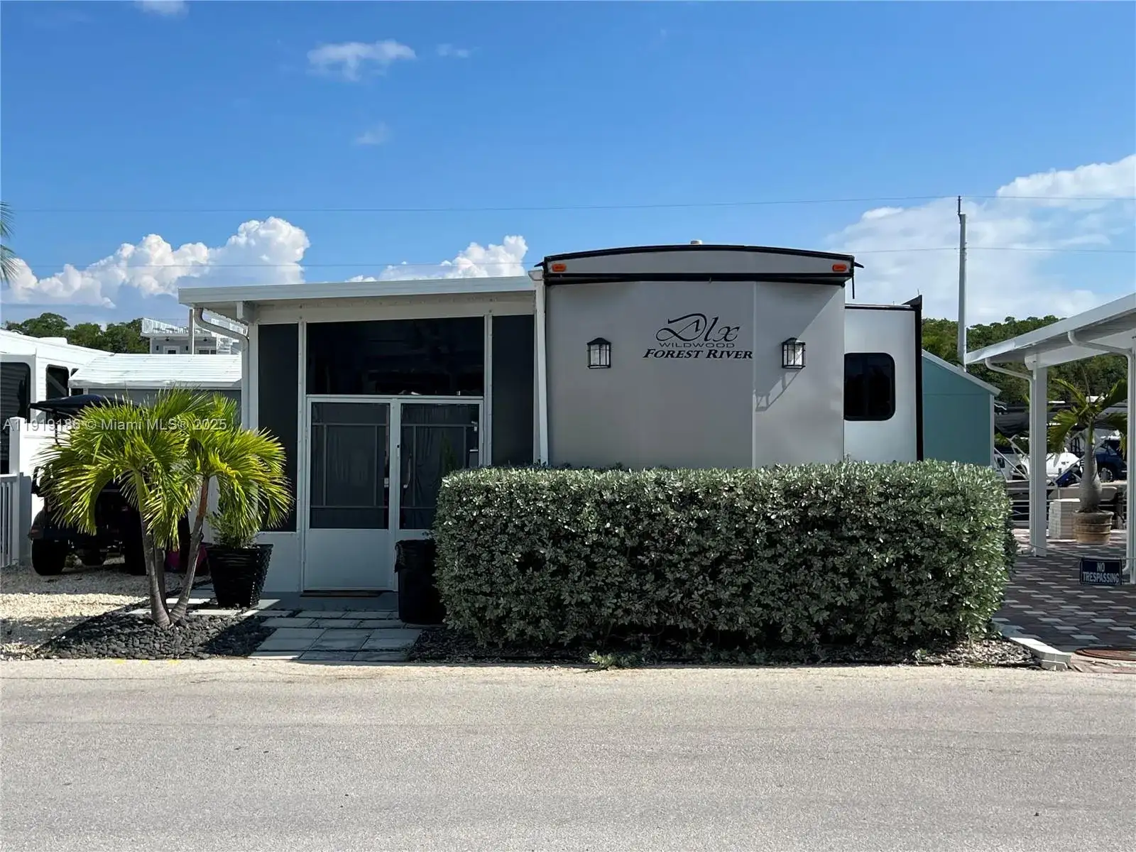 325 Calusa St, Key Largo FL 33037 photo 2