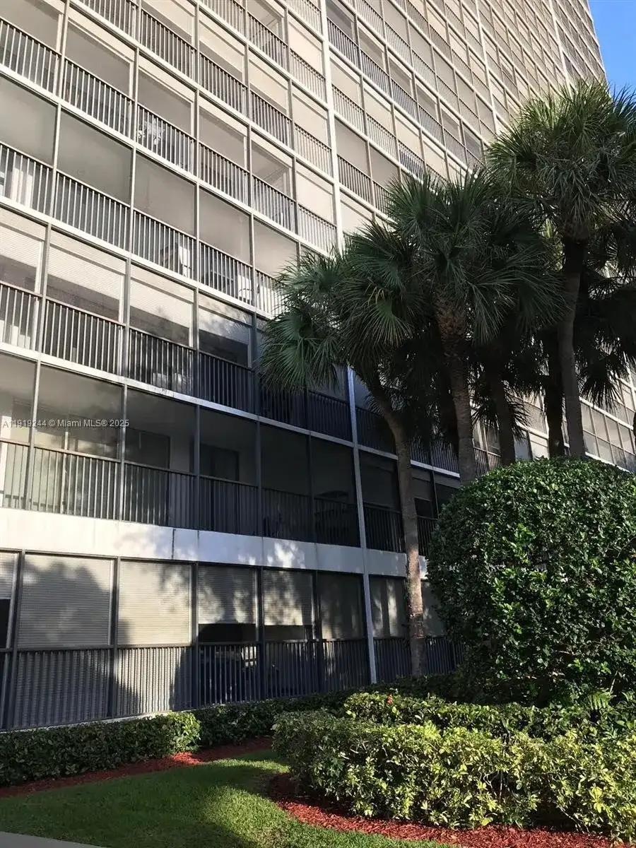 3701 N Country Club Dr # 706, Aventura FL 33180 photo 5