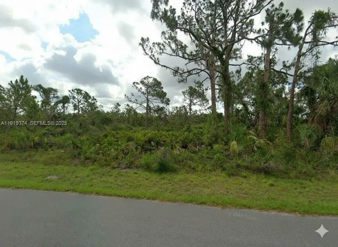 2216 Private Circle, Port Charlotte FL 33953 photo 2
