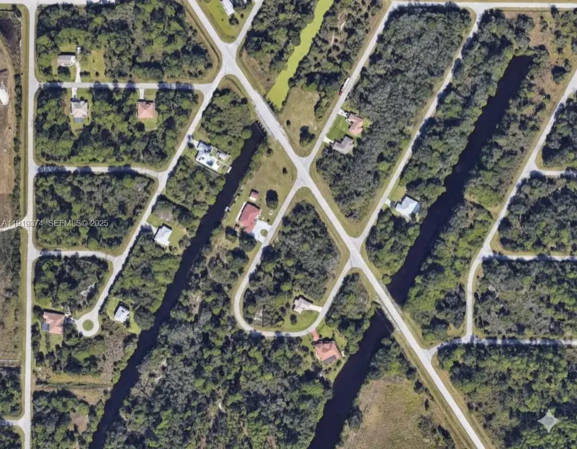 2216 Private Circle, Port Charlotte FL 33953 photo 3