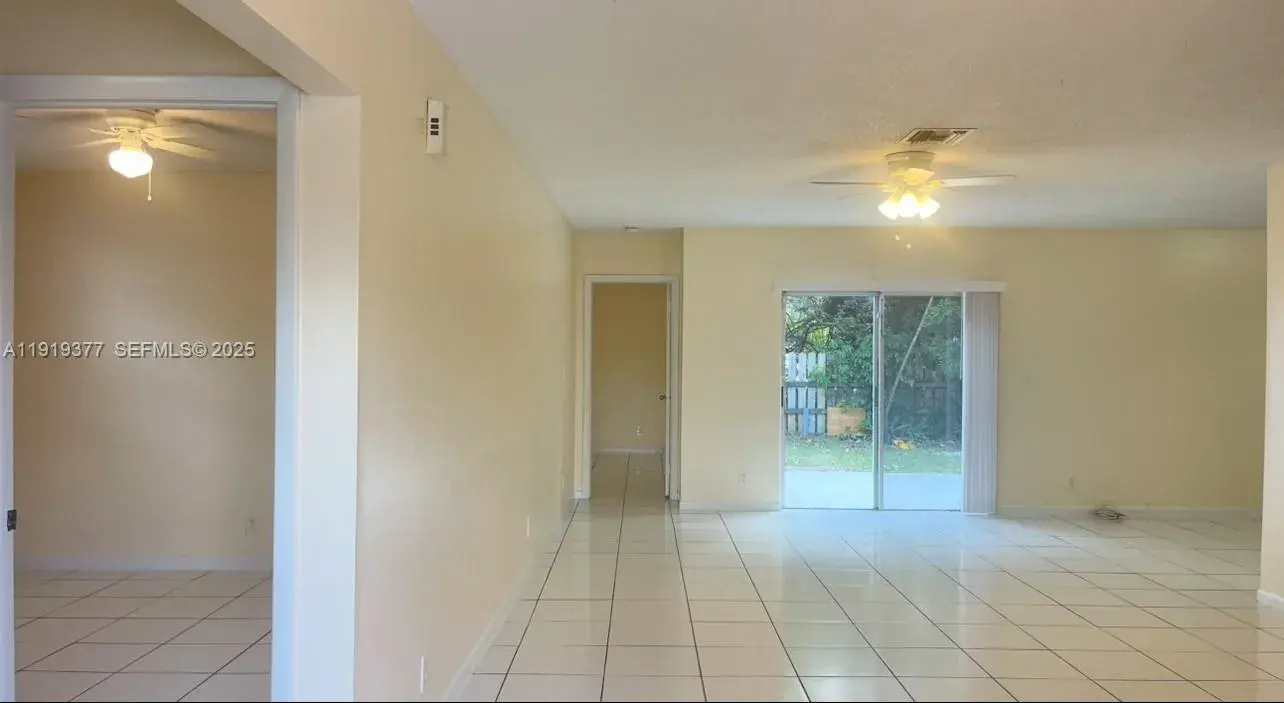 2444 Raleigh St, Hollywood FL 33020