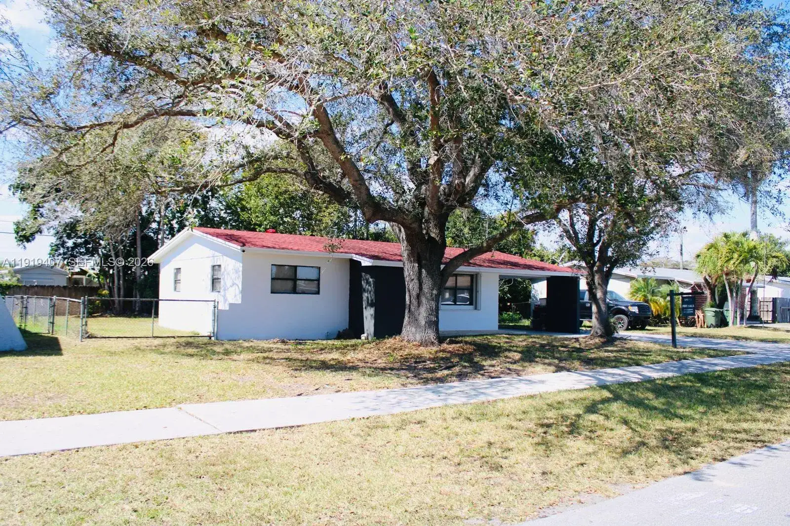 1562 NW 8th Ave, Homestead FL 33030 photo 2
