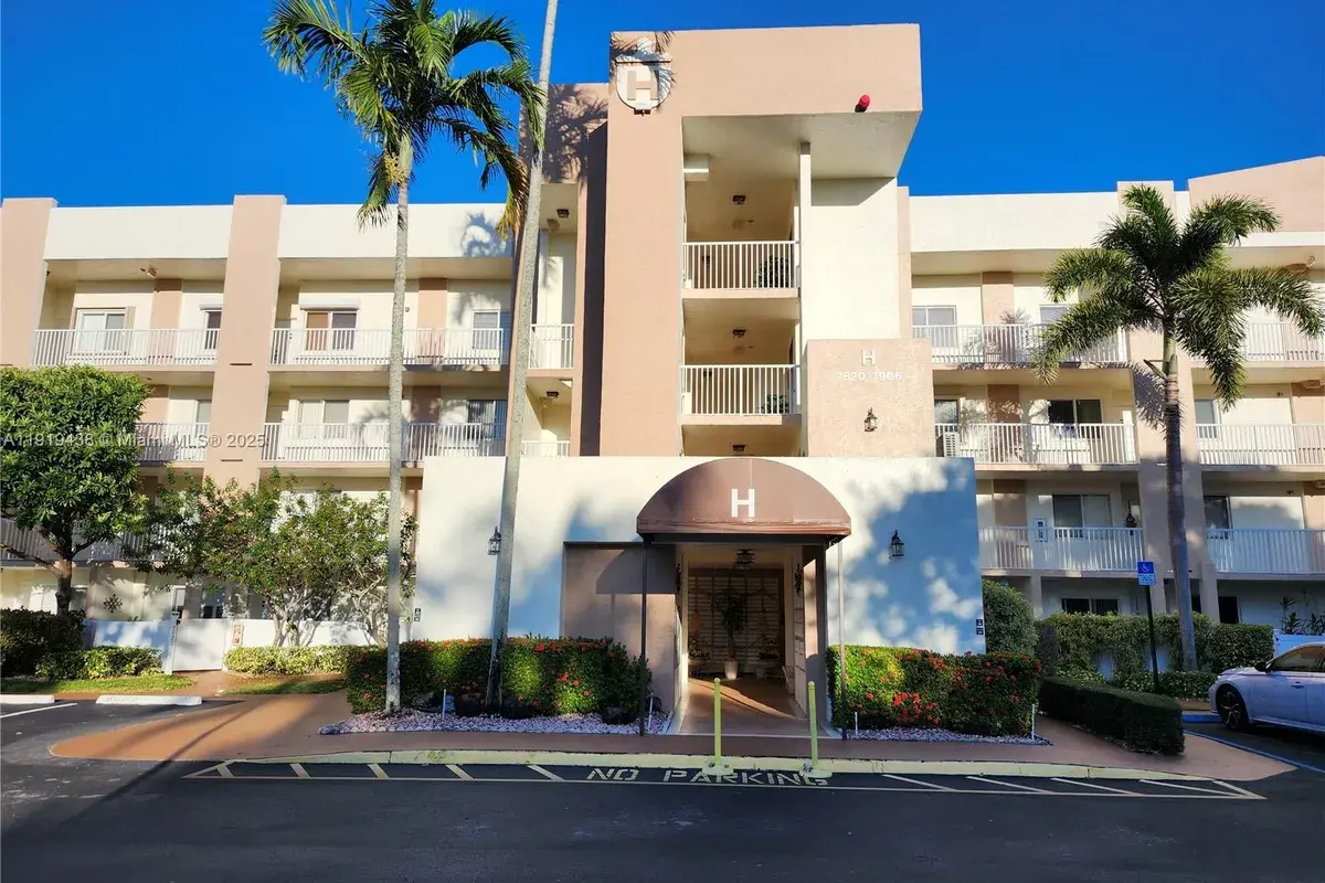 7852 Trent Dr # 206, Tamarac FL 33321