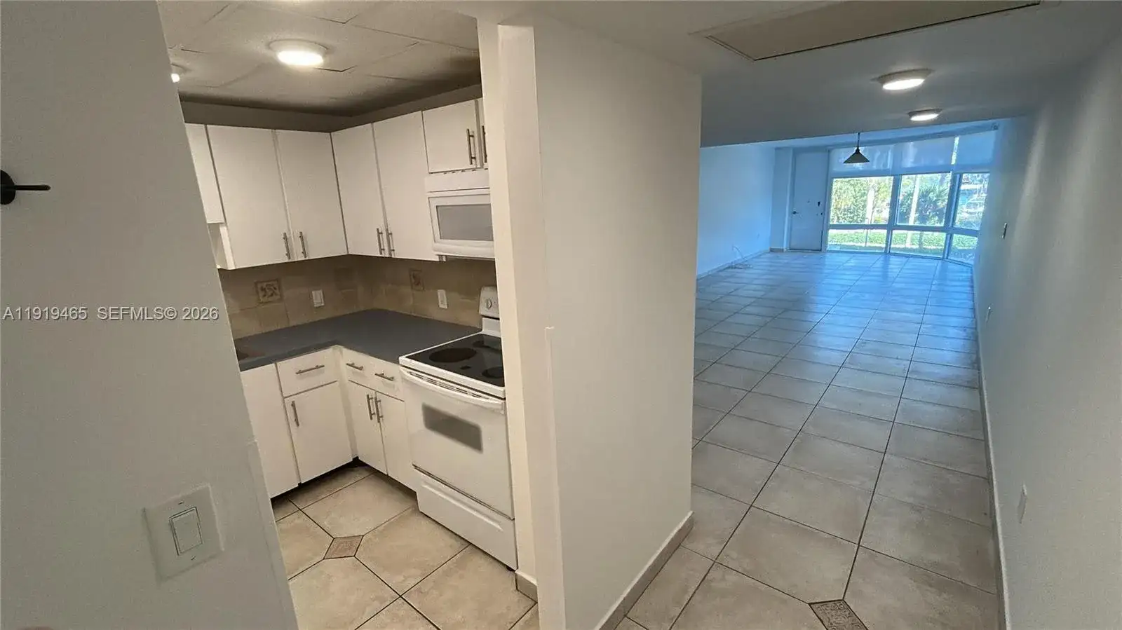 3375 N Country Club Dr # 102, Aventura FL 33180 photo 5